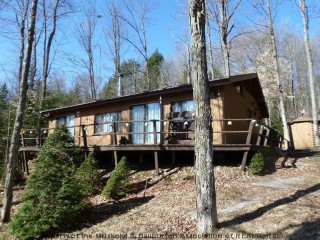 1072 INAWENDAWIN RD, Dorset Ontario, Canada Located on Paint Lake