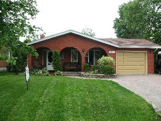 1907 sunset dr, Val Caron Ontario, Canada
