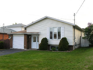32 belleview cres, North Bay 