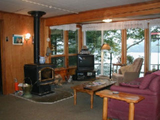1018 crest dr, Carnarvon Ontario, Canada Located on Little Boshkung Lake