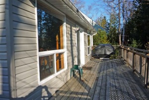 624 lippert lane, Faraday Ontario, Canada Located on Coe Island Lake