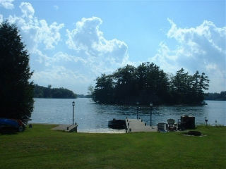 4647 jones lane, South Frontenac Ontario, Canada Located on Loughborough Lake