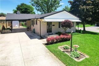 131 oak street, Strathroy Ontario, Canada