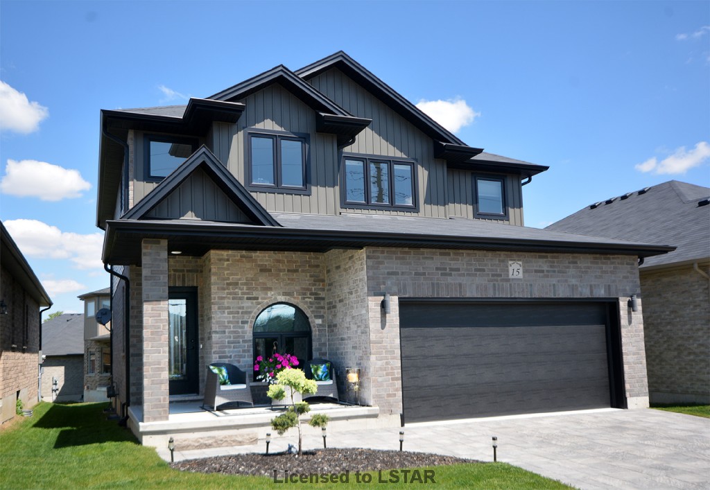 70 tanoak dr 15, London Ontario, Canada
