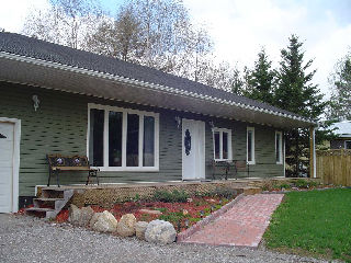 9 elm st, Fenelon Falls Ontario, Canada Located on Sturgeon Lake