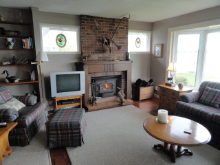 44 weller`s lane, Ameliasburg Ontario, Canada Located on Wellers Bay