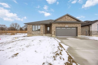 232 nicholas street, Sarnia Ontario, Canada