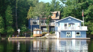 1095 whiteside, Port Carling Ontario, Canada Located on Lake Muskoka