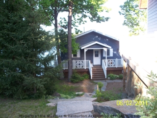 1095 whiteside, Port Carling Ontario, Canada Located on Lake Muskoka