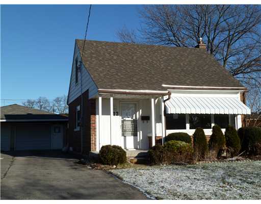 12 carlton st, Kitchener 