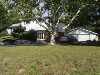 6 Waterhouse Cres, Outside Board Ontario
