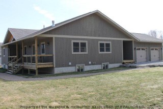 27 farmcrest ave, Haliburton Ontario, Canada