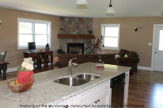 27 farmcrest ave, Haliburton Ontario, Canada