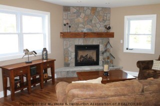 27 farmcrest ave, Haliburton Ontario, Canada