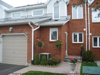 73 shoreline dr, Bracebridge Ontario, Canada Located on Lake Muskoka