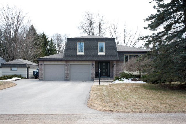 238 patricia cres, Selwyn Ontario, Canada