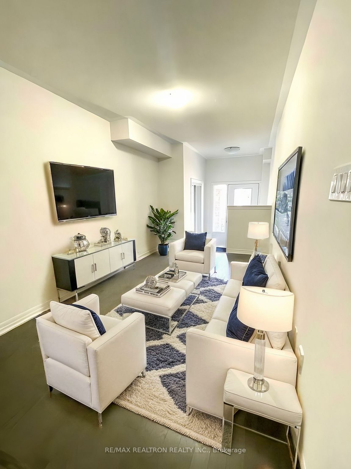 239 vivant st, Newmarket Ontario, Canada