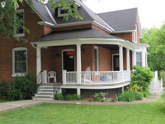 415 Dibble St.W., Prescott Ontario, Canada Located on St. Lawrence River