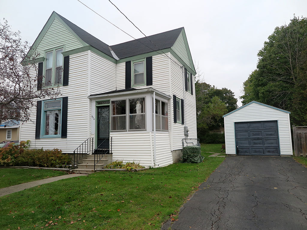 674 James St. W., , Prescott Ontario, Canada Located on St. Lawrence River