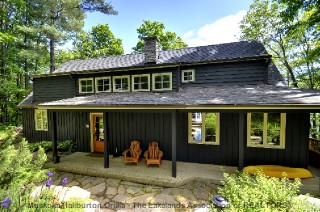 17 LAKE DR, Huntsville Ontario, Canada Located on Fairy Lake