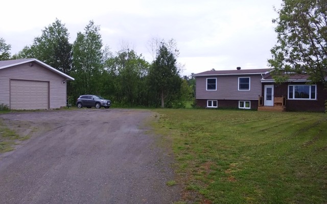 51 hazel glen rd, Powassan Ontario, Canada