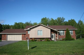 246 yonge st, Bonfield Ontario, Canada