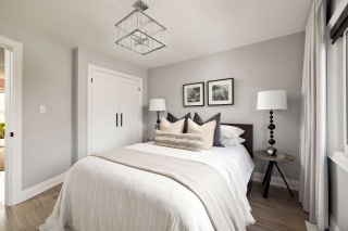 211 Deloraine Ave, Toronto Ontario