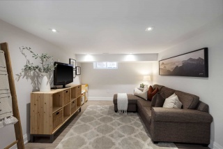 211 Deloraine Ave, Toronto Ontario