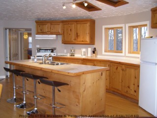 1572 SKYLINE DR, Huntsville Ontario, Canada