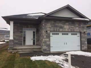 121 champagne cres, Amherstview Ontario, Canada