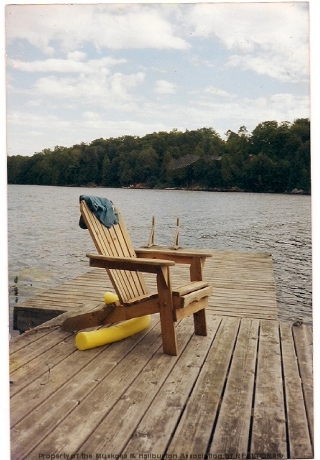 225 BROWN DR, Port Loring Ontario, Canada Located on Caribou Lake