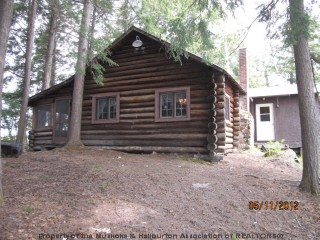2 WADES ISLAND, Port Loring Ontario, Canada Located on Caribou Lake