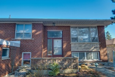 7 hysel road, Toronto Ontario, Canada