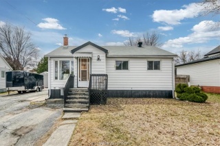 209 second avenue, Lively Ontario, Canada