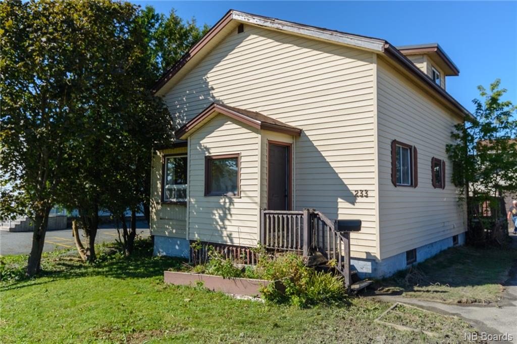 233 Loch Lomond Road, Saint John, New Brunswick (ID NB092052)