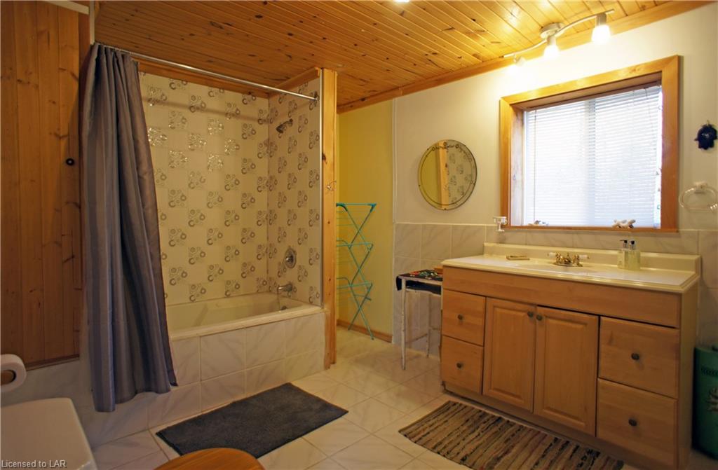 1045 GLAMORGAN Road, Highlands East, Ontario (ID 244575)