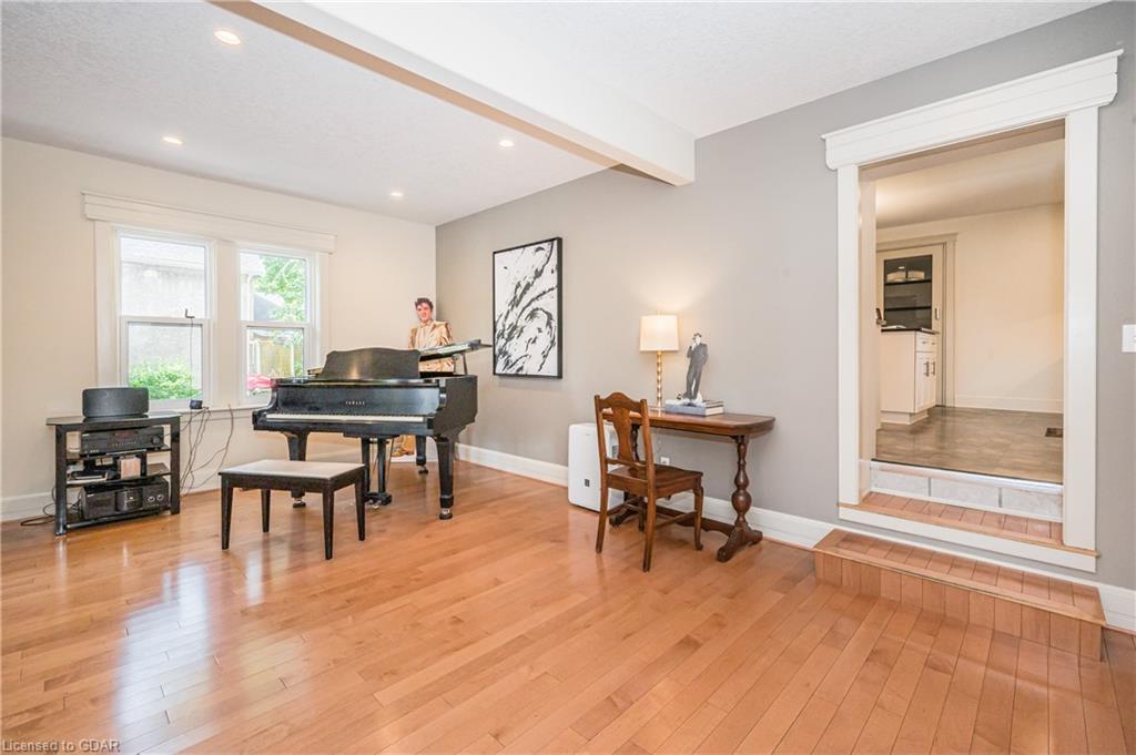 174 ALICE Street, Guelph, Ontario (ID 40132317) - image 8