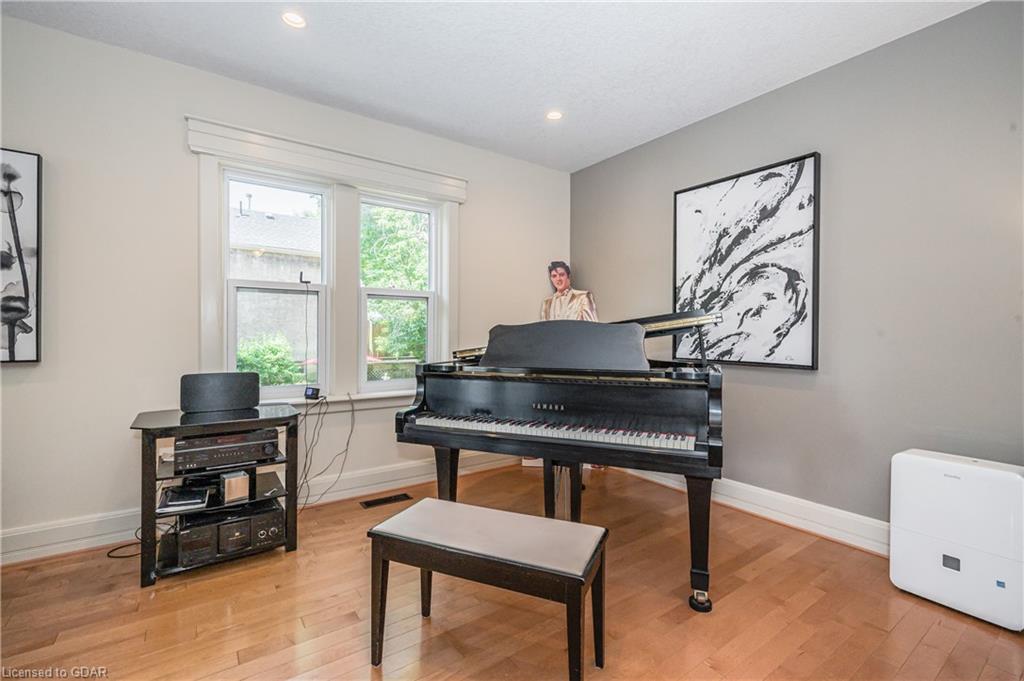 174 ALICE Street, Guelph, Ontario (ID 40132317) - image 9