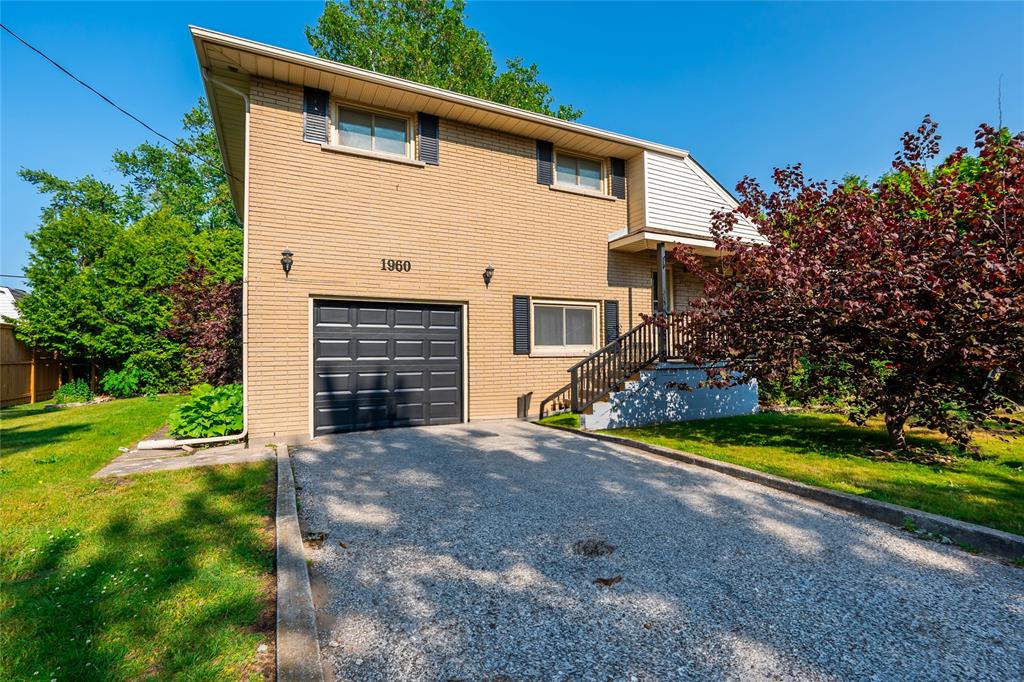 1960 ORCHARD Avenue, Sarnia, Ontario (ID 23016013)