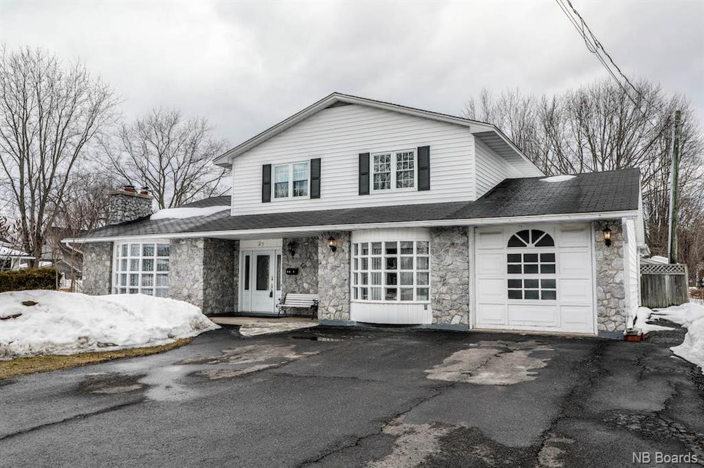 27 Greenwood Drive, Fredericton, New Brunswick (ID NB041994)
