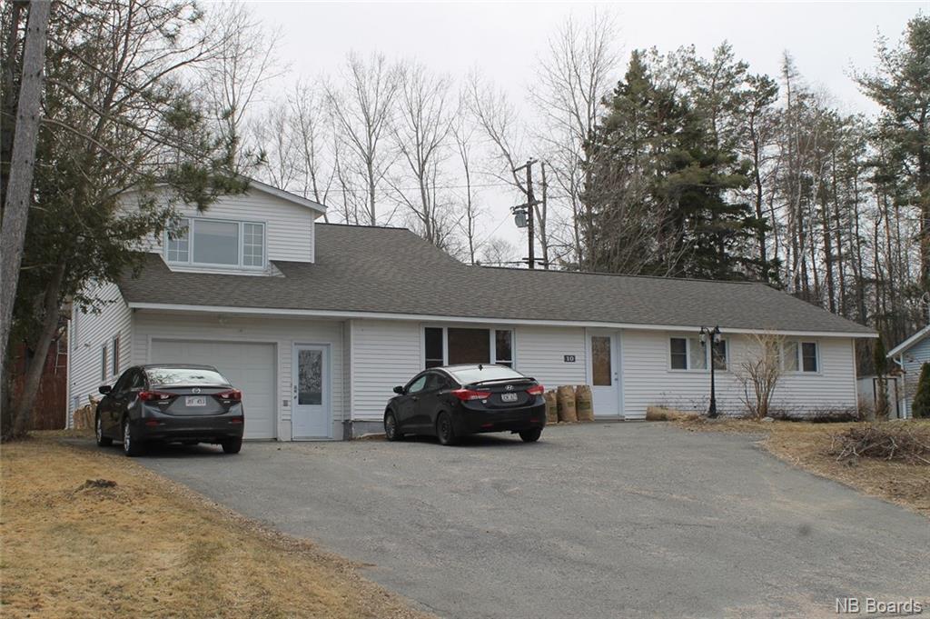 10 Robin Drive, Fredericton, New Brunswick (ID NB038968)