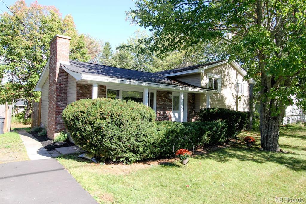 55 Bradshaw Drive, New Maryland, New Brunswick (ID NB043042)