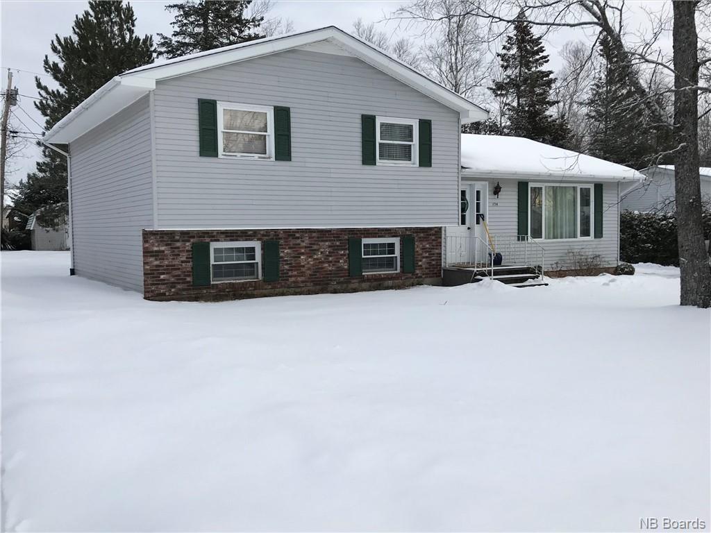 174 Phillips Drive, New Maryland, New Brunswick (ID NB034837)