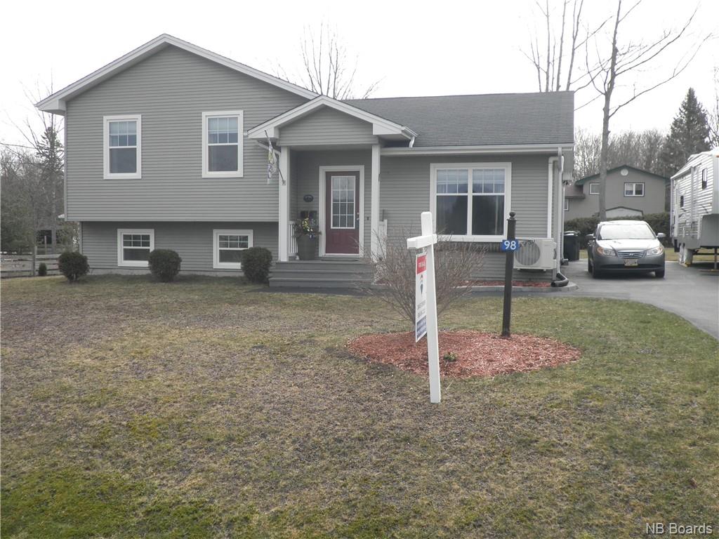 98 Mapleton Crescent, Hampton, New Brunswick (ID NB055412)