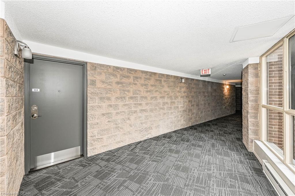 24 MARILYN Drive Unit# 304, Guelph, Ontario (ID 30809034) - image 3