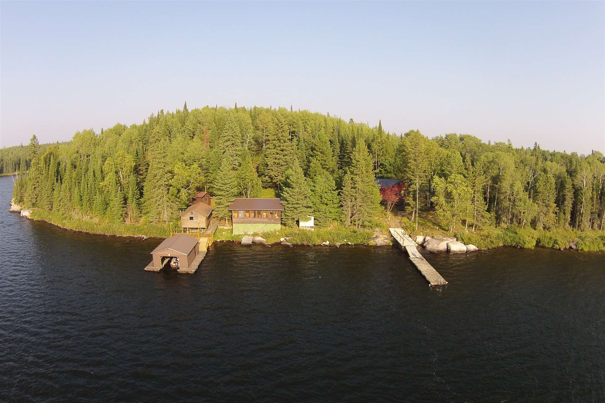 S986 Winnipeg River, Minaki, Ontario (ID TB223248)
