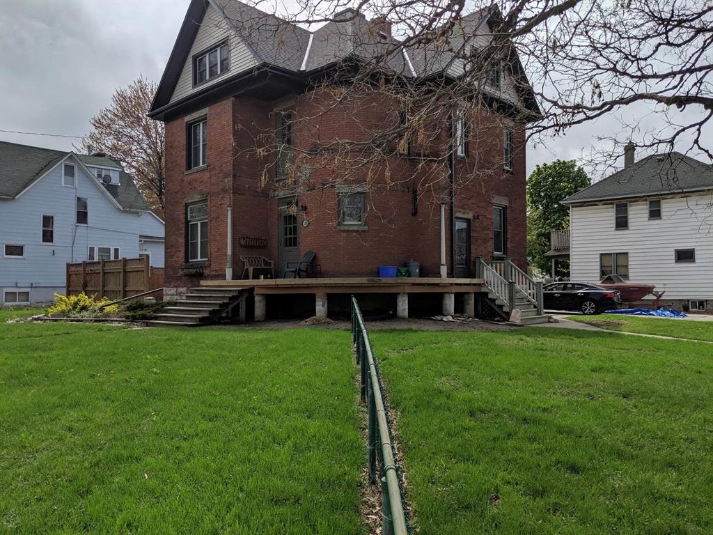 103 BROCK Street South, Sarnia, Ontario (ID 23016887)