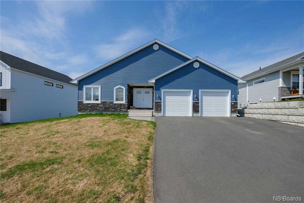 695 Hillcrest Drive, Fredericton, New Brunswick (ID NB056966)