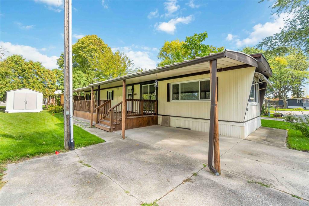 1940 LONDON Line Unit# 61, Sarnia, Ontario (ID 23018371)