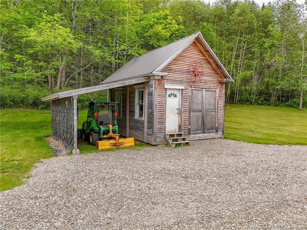 949 West River Road (ID NB103534)